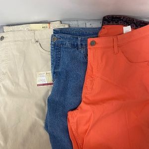 SHORTS .. Lot of 3 pair 18W … Denim Coral Khaki ..